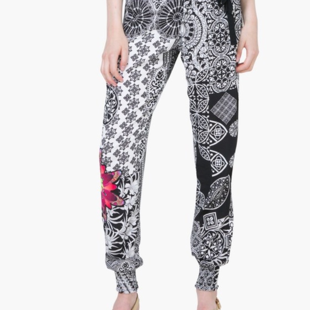DESIGUAL OLASS Woven Cropped Jogger Pants Black Print W/ Embroidery SZ XL